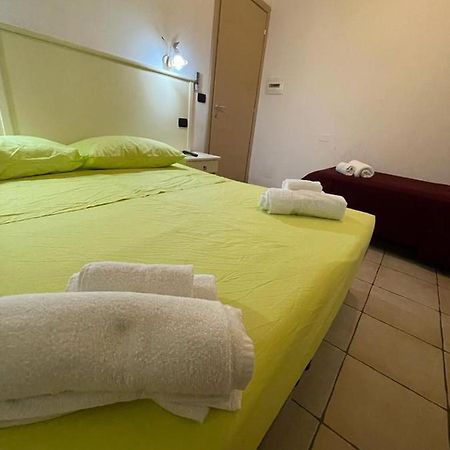 Bed and Breakfast Oz House Scalea Exterior foto