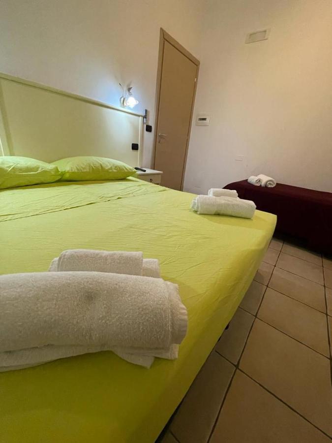 Bed and Breakfast Oz House Scalea Exterior foto